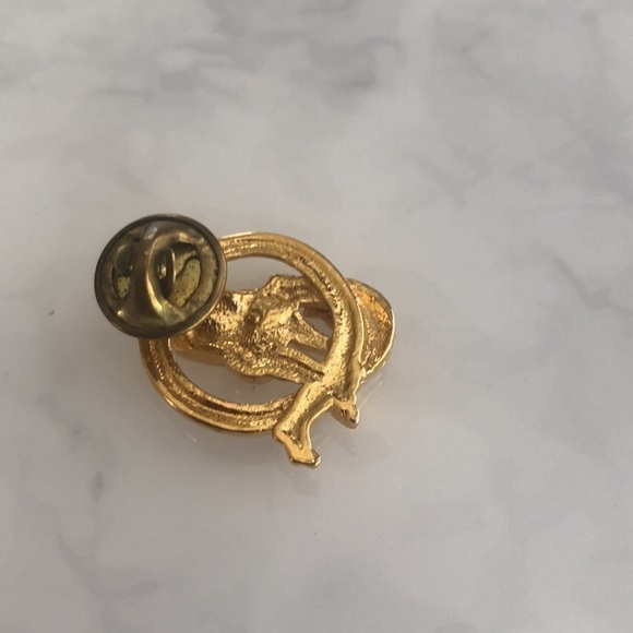 Vintage Gold Tone Pin - Picture 3 of 3